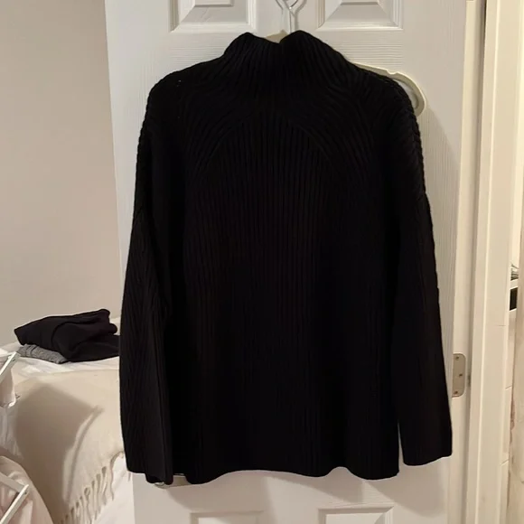 Naadam black sweater, barely worn - Picture 3 of 3
